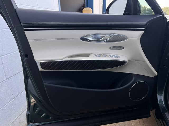 Used 2022 Genesis GV70 3.5T Sport w/ Sport Prestige Package AWD/4WD image 10