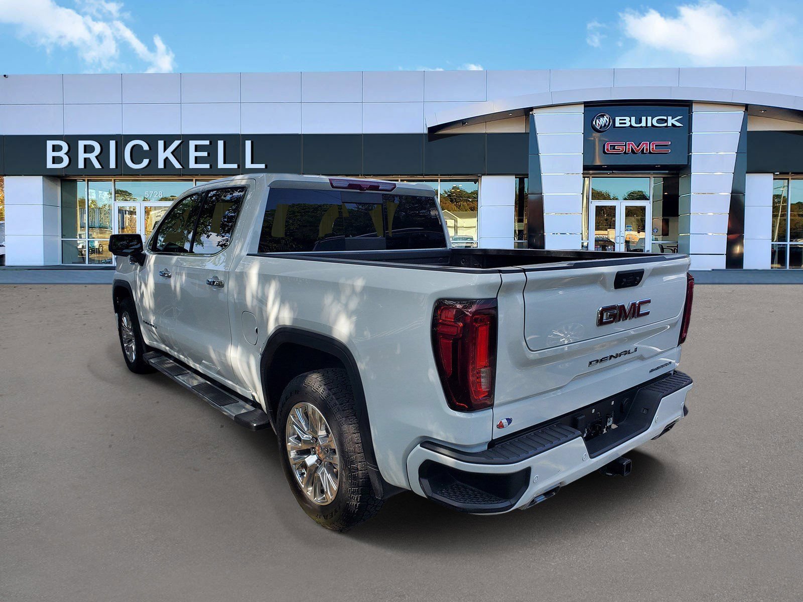 Used 2023 GMC Sierra 1500 Denali AWD/4WD image 4