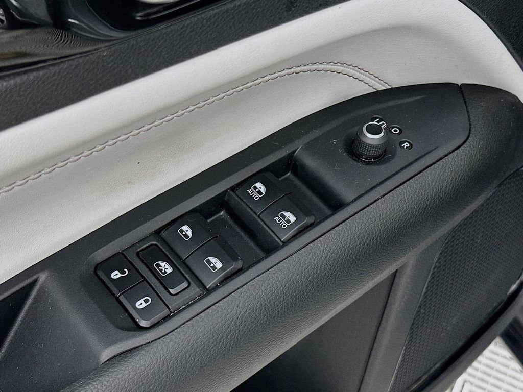 Certified 2024 Jeep Compass Limited image 26