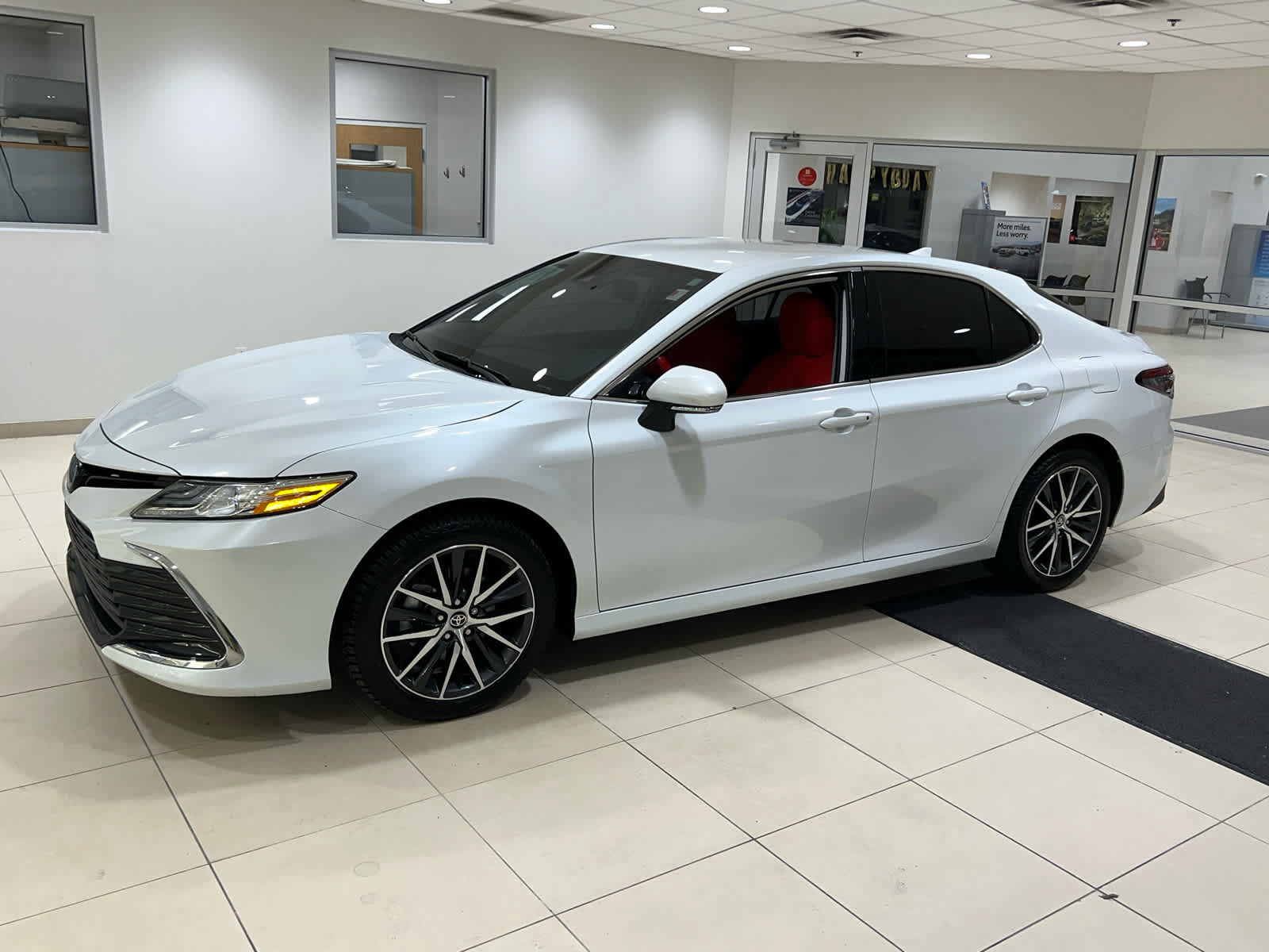 Used 2023 Toyota Camry XLE w/ Protection Package (Q2) (TMS) FWD image 5