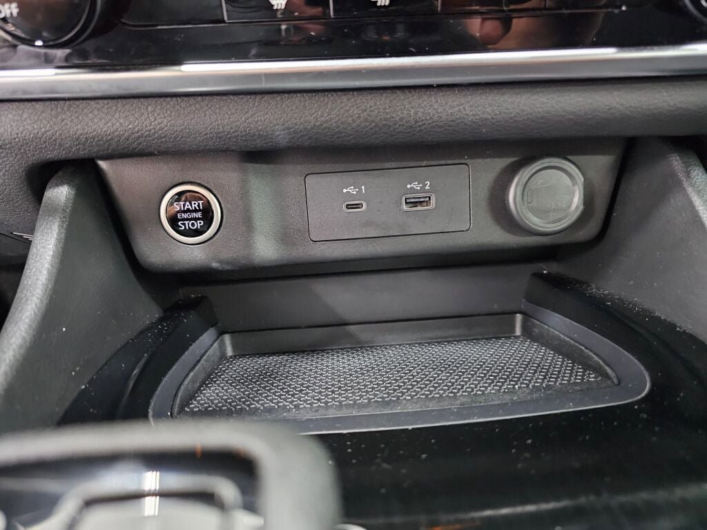 Used 2023 Nissan Rogue S AWD/4WD image 21