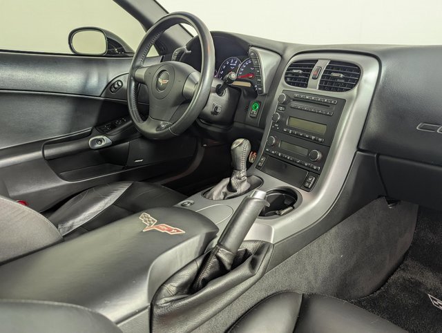 Used 2006 Chevrolet Corvette Convertible w/ Preferred Equipment Group image 29