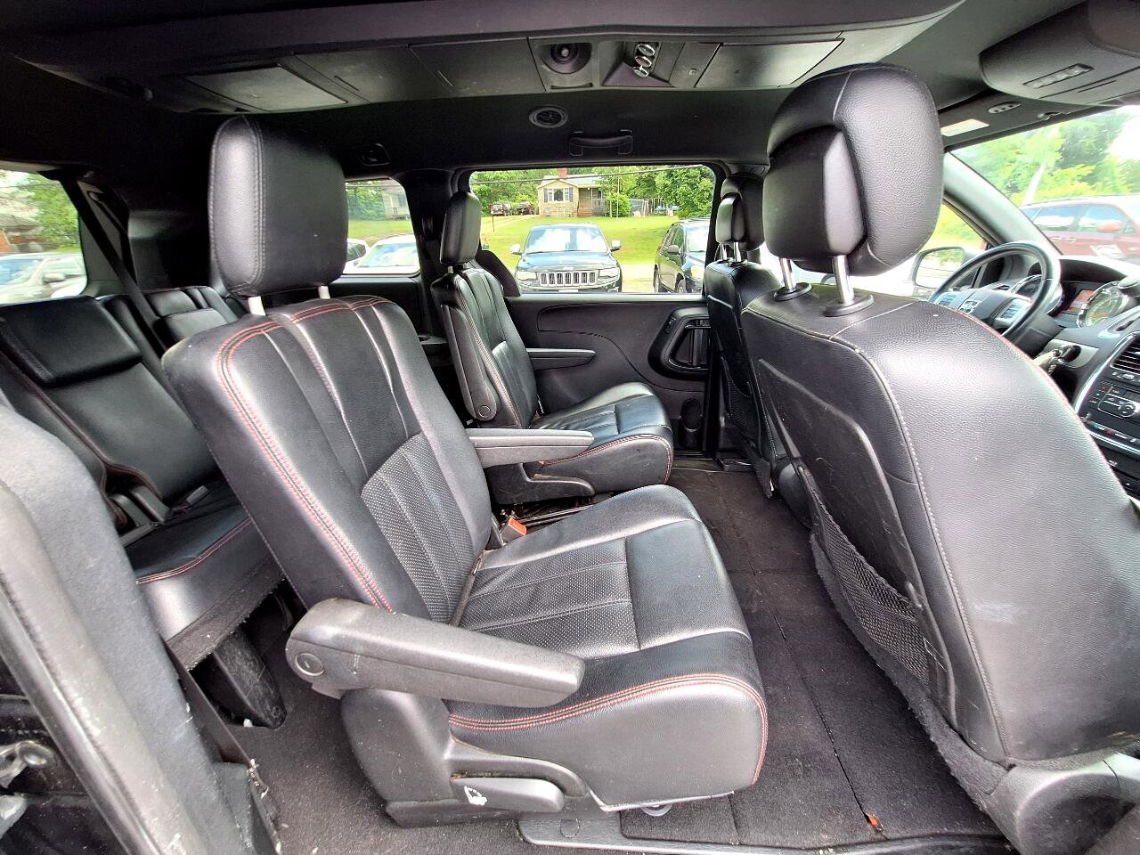 Used 2014 Dodge Grand Caravan R/T image 24