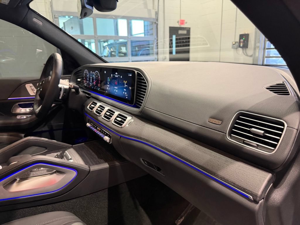 Used 2025 Mercedes-Benz GLS 450 4MATIC w/ AMG Line Exterior image 53