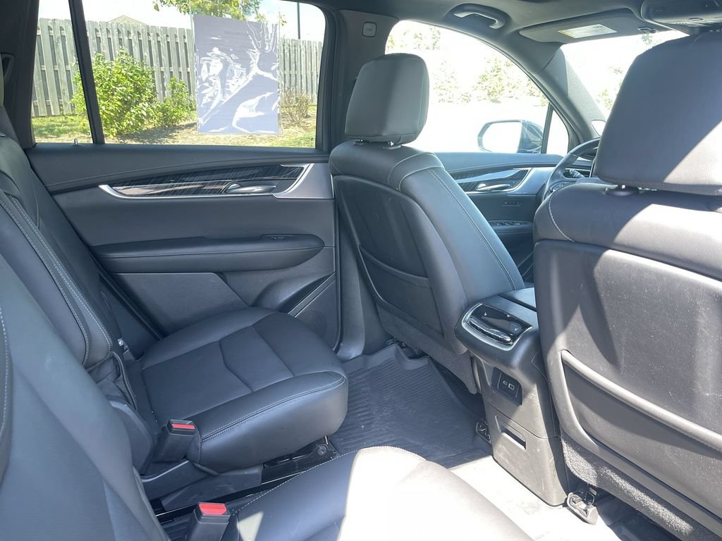 Used 2024 Cadillac XT6 Premium Luxury w/ Technology Package AWD/4WD image 32