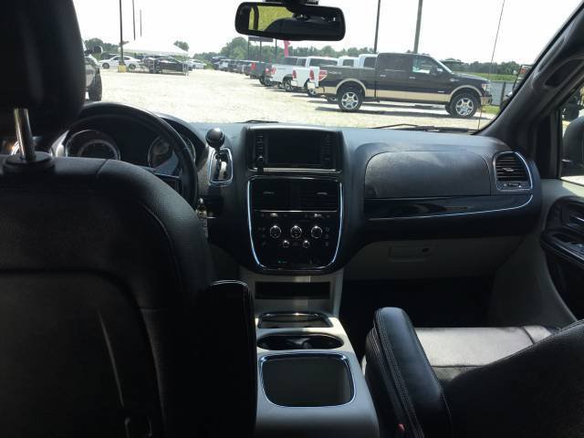 Used 2018 Dodge Grand Caravan SXT FWD image 13