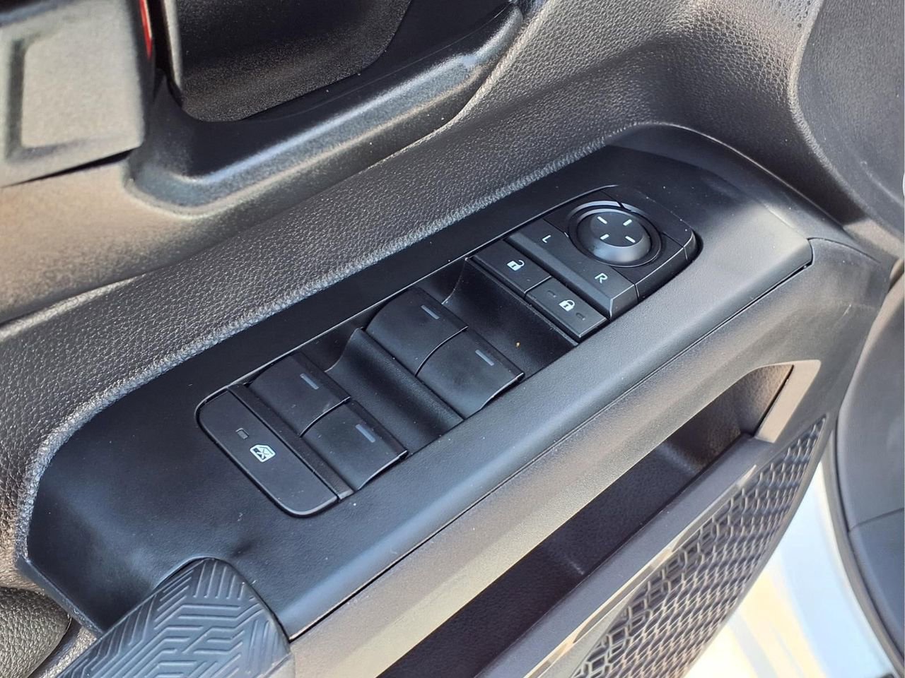 Certified 2025 Toyota Tacoma SR5 image 14