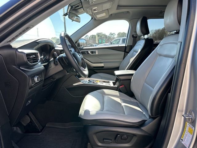 Used 2021 Ford Explorer XLT w/ Equipment Group 202A image 9