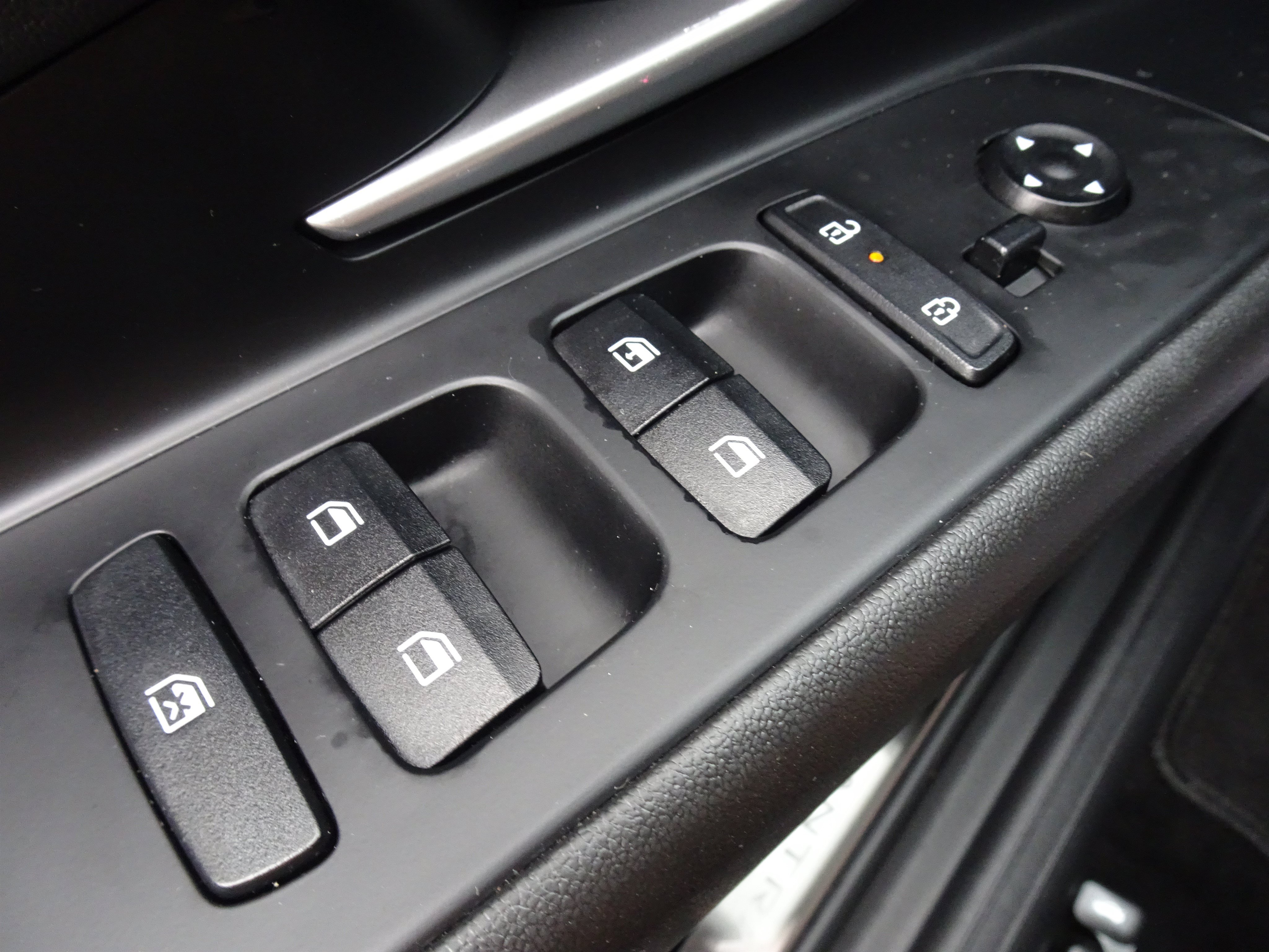 Used 2024 Hyundai Elantra SE FWD image 20