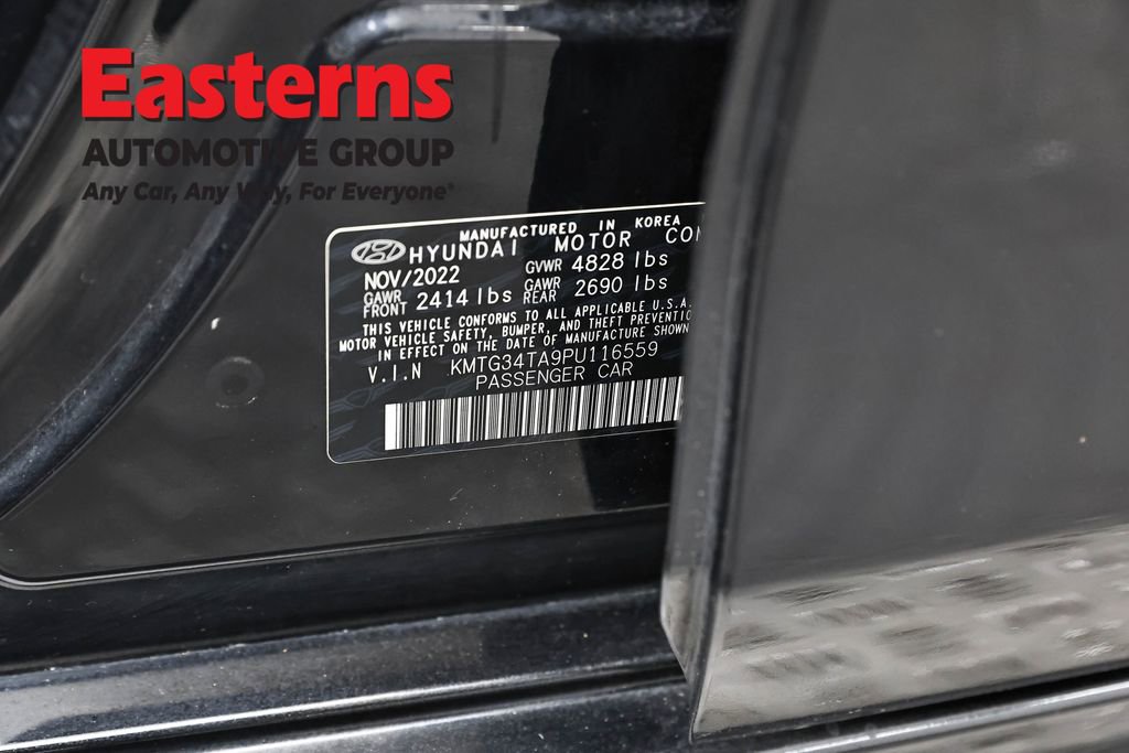 Used 2023 Genesis G70 2.0T image 36