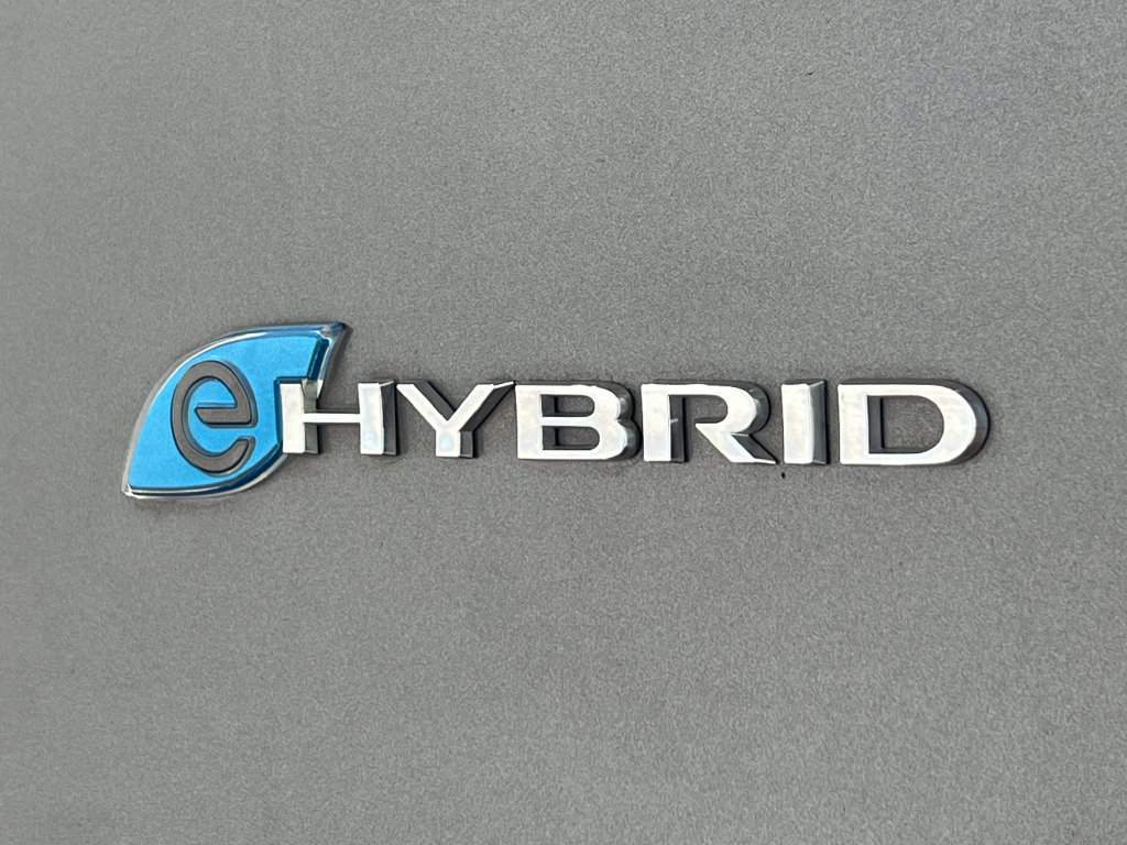 Used 2021 Chrysler Pacifica Limited FWD image 46
