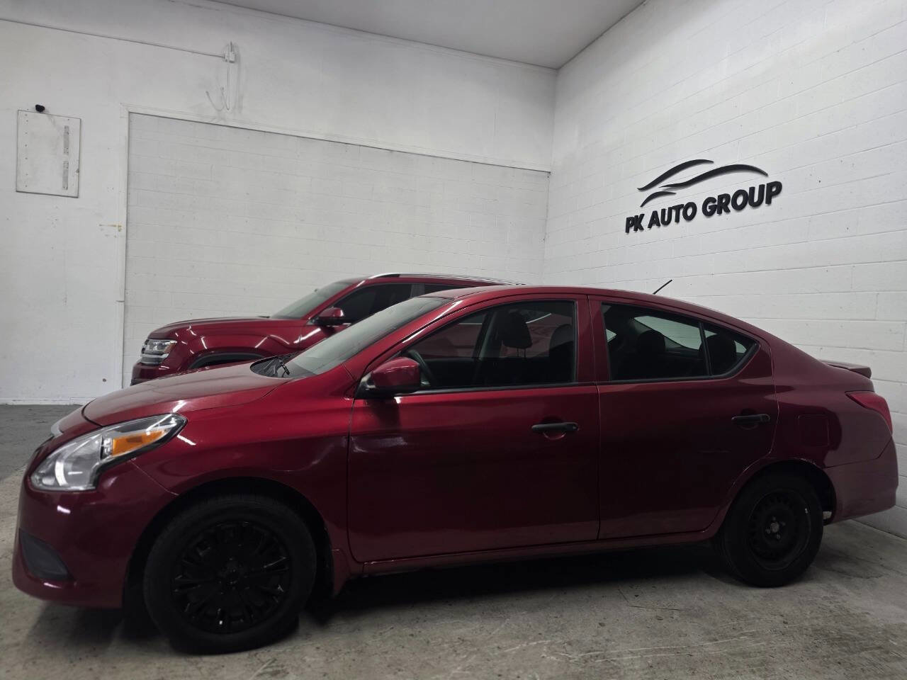 Used 2019 Nissan Versa S Plus image 4