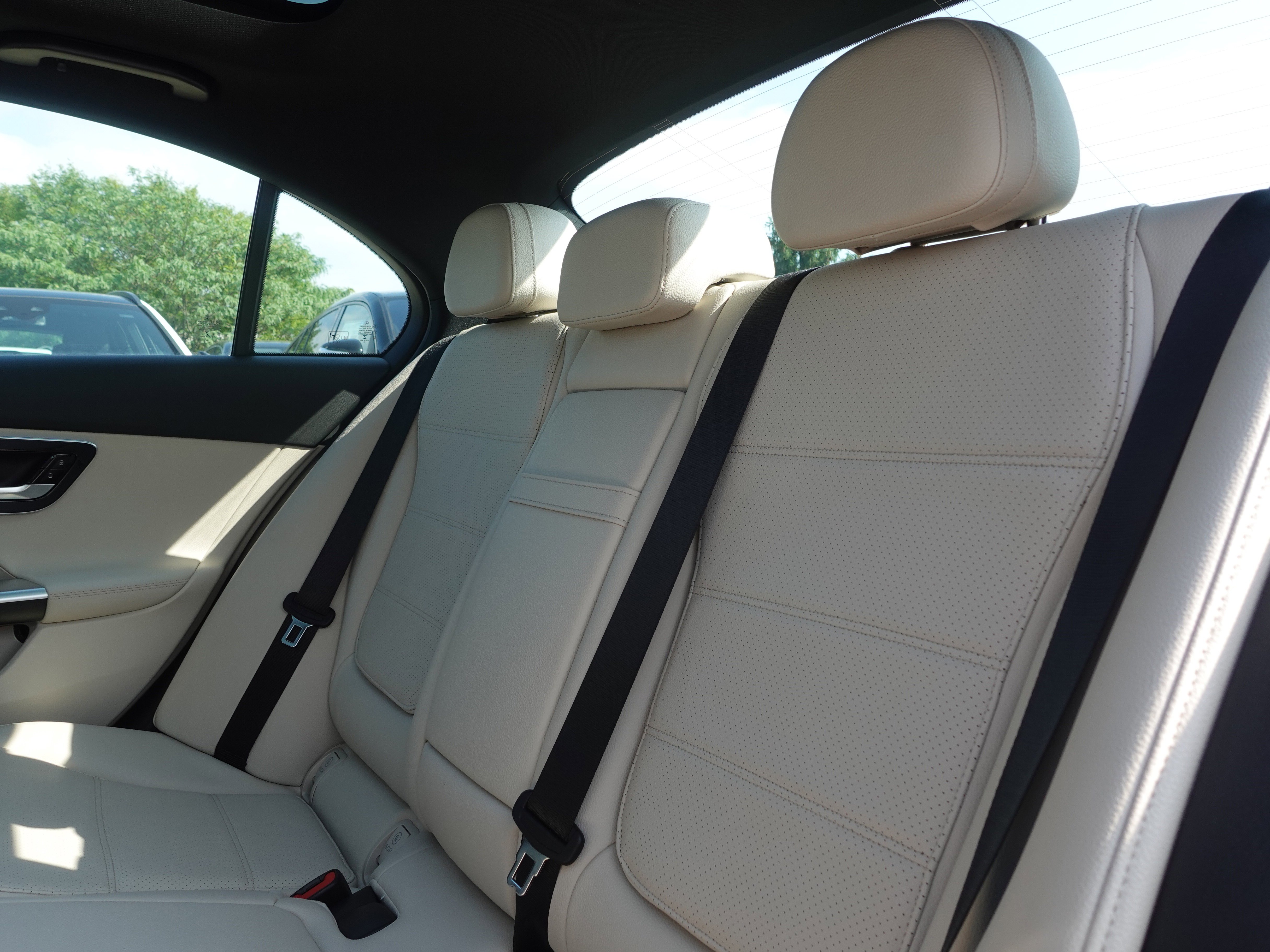 Used 2022 Mercedes-Benz C 300 4MATIC Sedan image 12