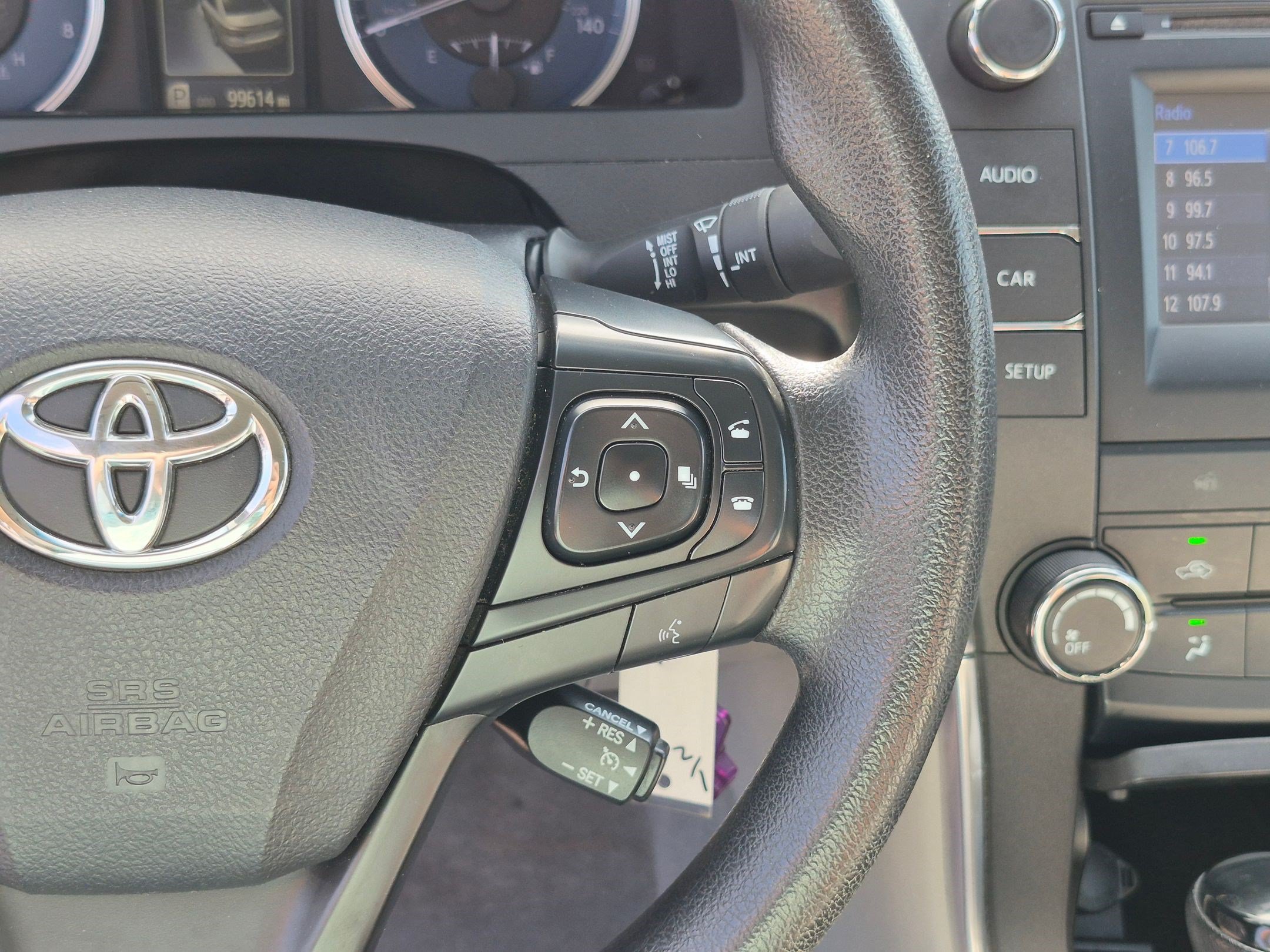 Used 2017 Toyota Camry LE FWD image 18