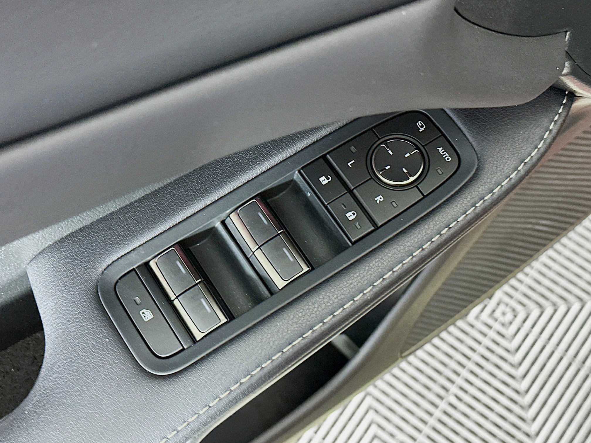 Used 2023 Lexus RX 350 image 18