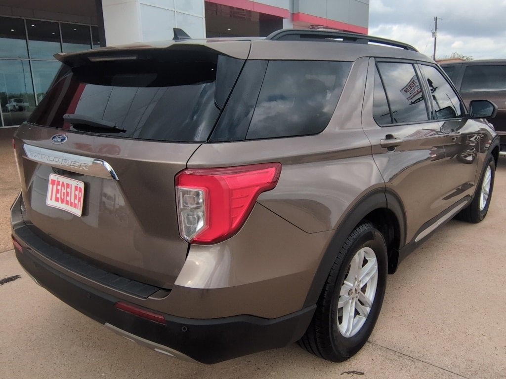Used 2021 Ford Explorer XLT w/ Equipment Group 202A image 7