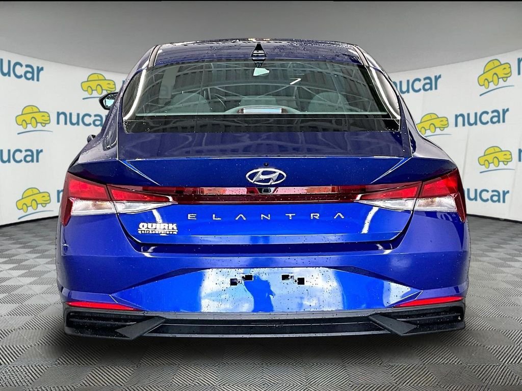 Used 2023 Hyundai Elantra SEL FWD image 5