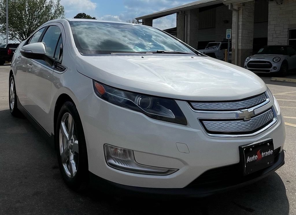 Used 2014 Chevrolet Volt Premium w/ Premium Trim Package image 3