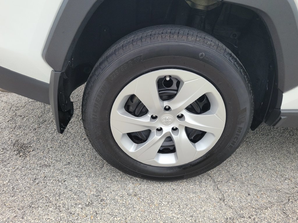 Certified 2024 Toyota RAV4 LE AWD/4WD image 30