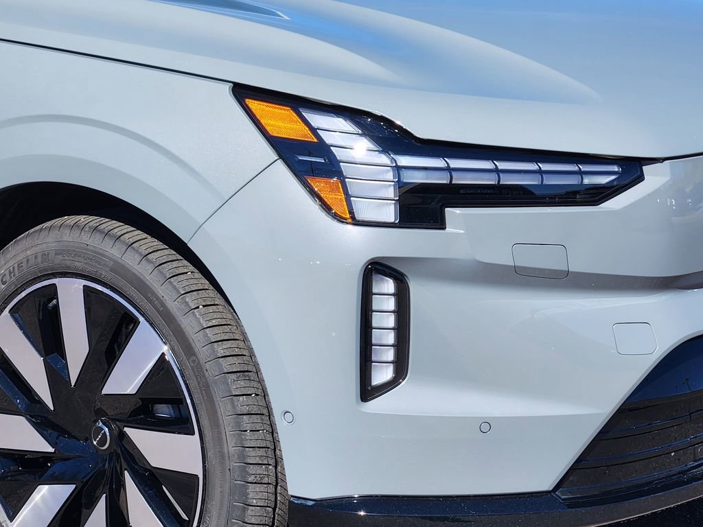 Used 2025 Volvo EX90 Ultra image 28