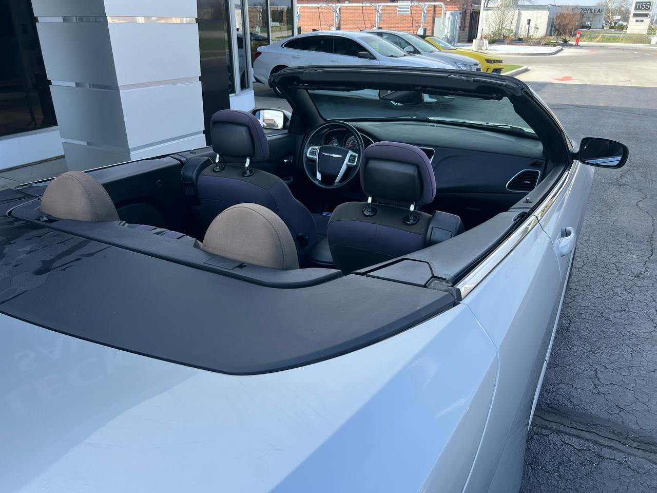 Used 2012 Chrysler 200 Touring image 16