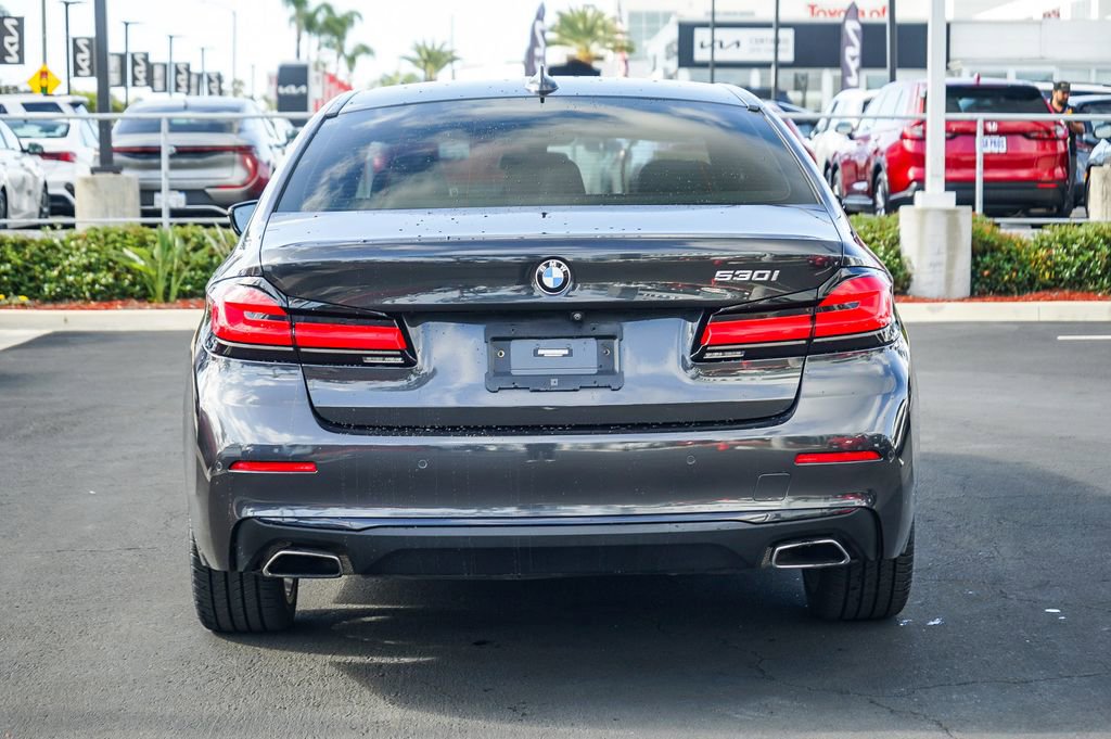Used 2022 BMW 530i w/ Convenience Package image 6