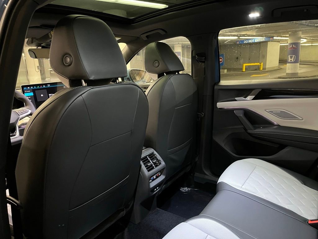 New 2026 Volkswagen Tiguan SEL R-Line image 23