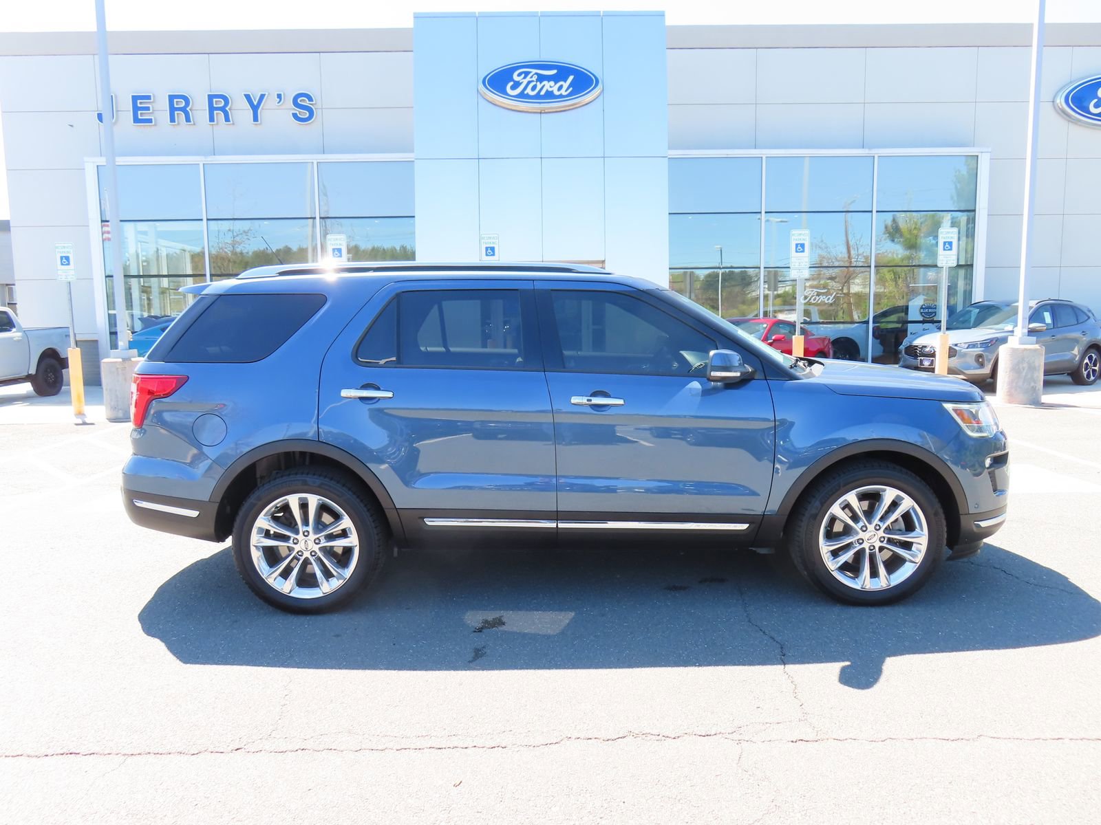 Used 2018 Ford Explorer Limited w/ Equipment Group 301A image 4