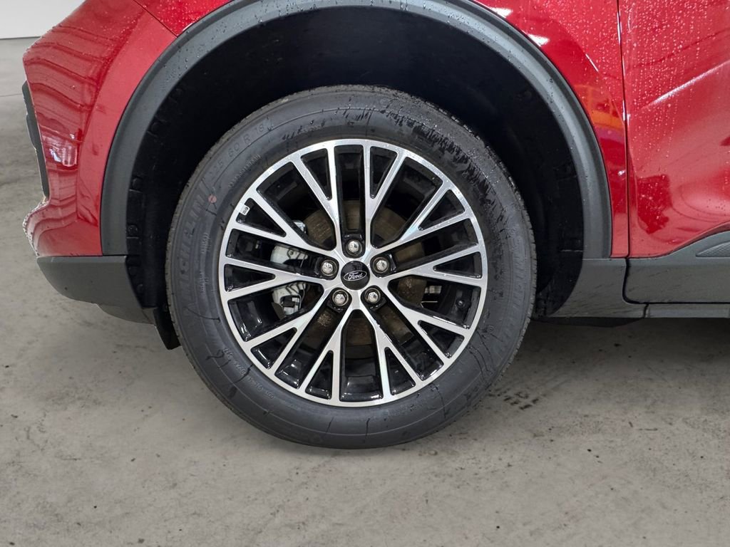 New 2025 Ford Escape SE FWD image 14