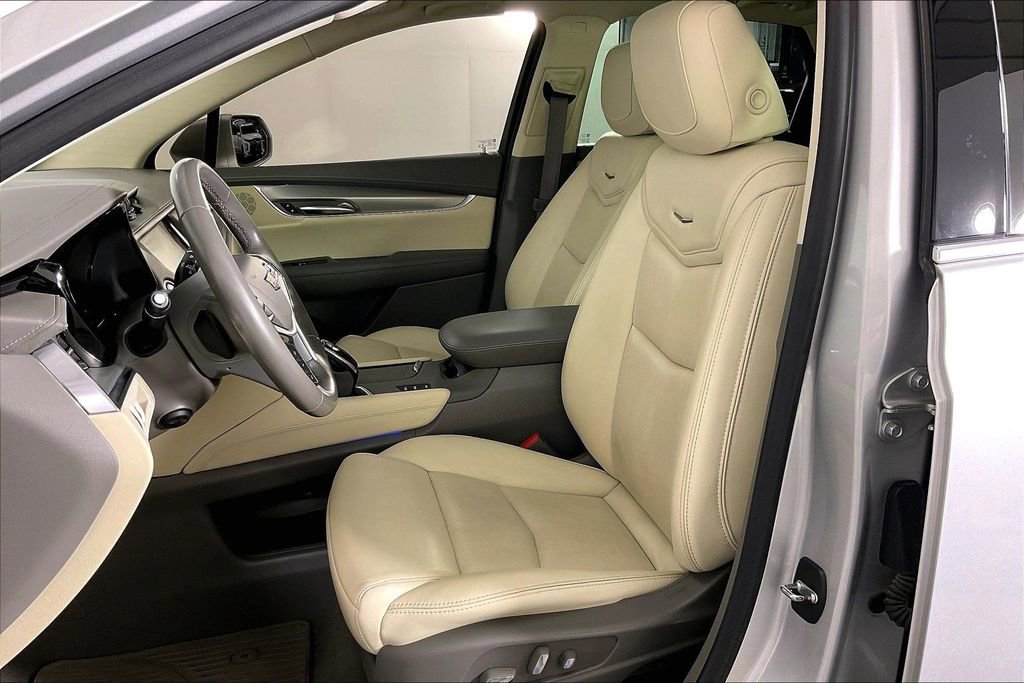 Used 2018 Cadillac XT5 Premium Luxury w/ Driver Assist Package AWD/4WD image 36