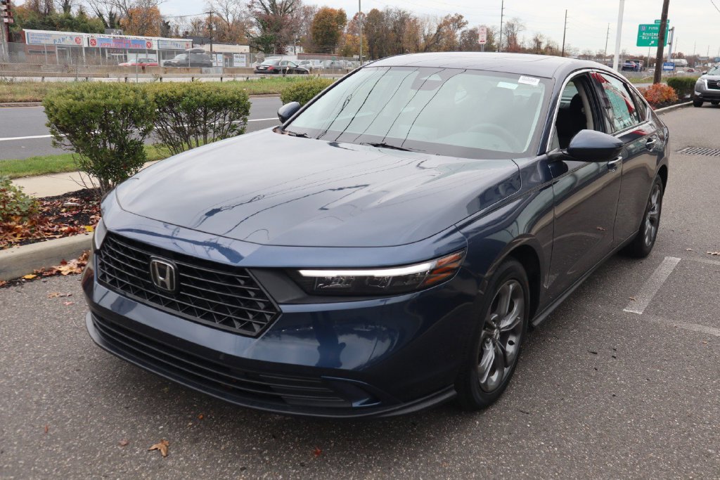 Used 2023 Honda Accord EX image 9