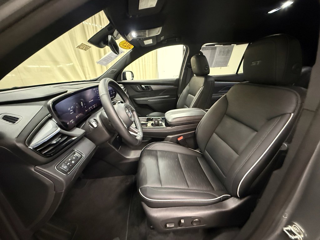 Certified 2025 Buick Enclave Sport Touring AWD/4WD image 31