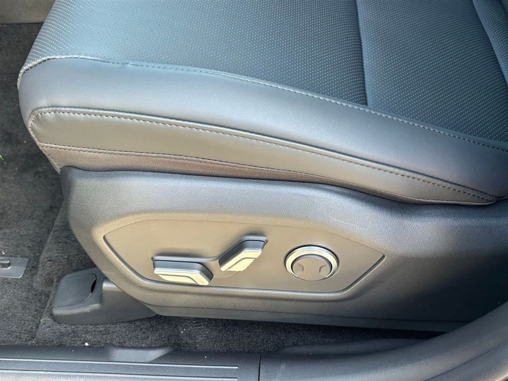 Used 2026 Hyundai Santa Fe SEL FWD image 11