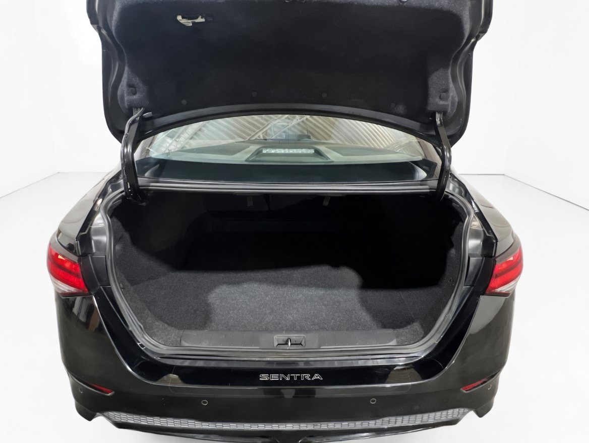 Used 2022 Nissan Sentra SR w/ Midnight Edition FWD image 17