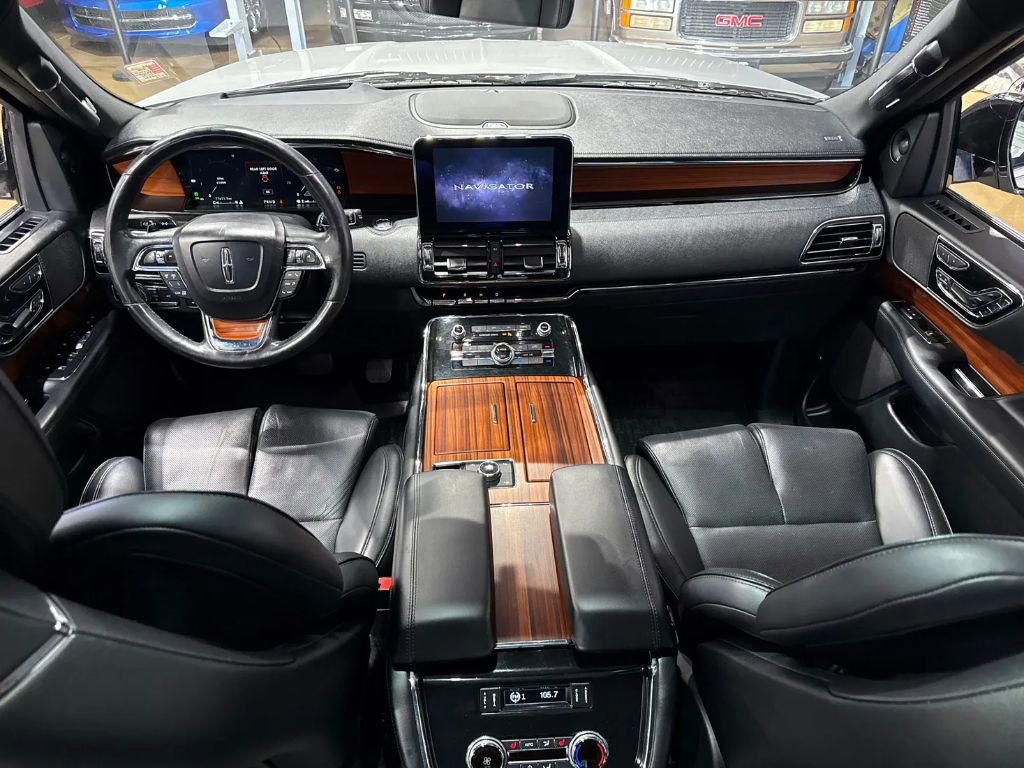 Used 2018 Lincoln Navigator Reserve w/ Technology Package image 11