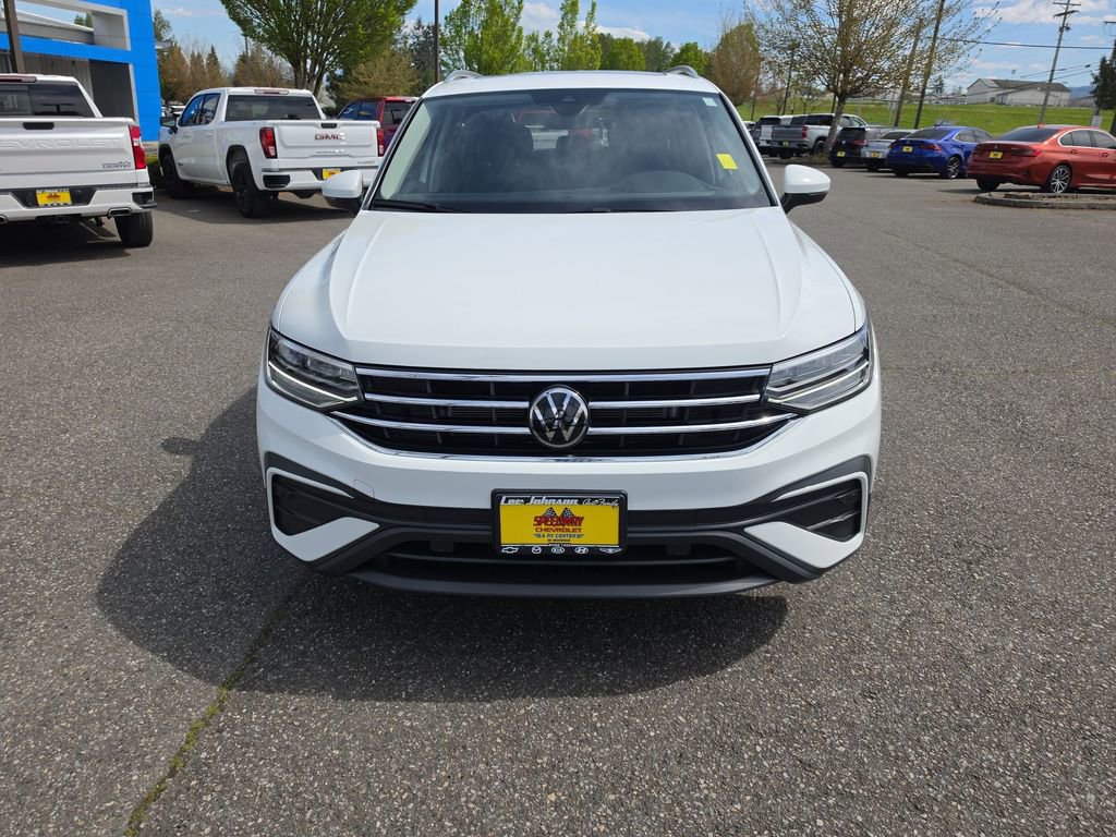 Used 2024 Volkswagen Tiguan SE AWD/4WD image 9