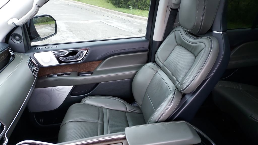 Used 2024 Lincoln Navigator Black Label image 18