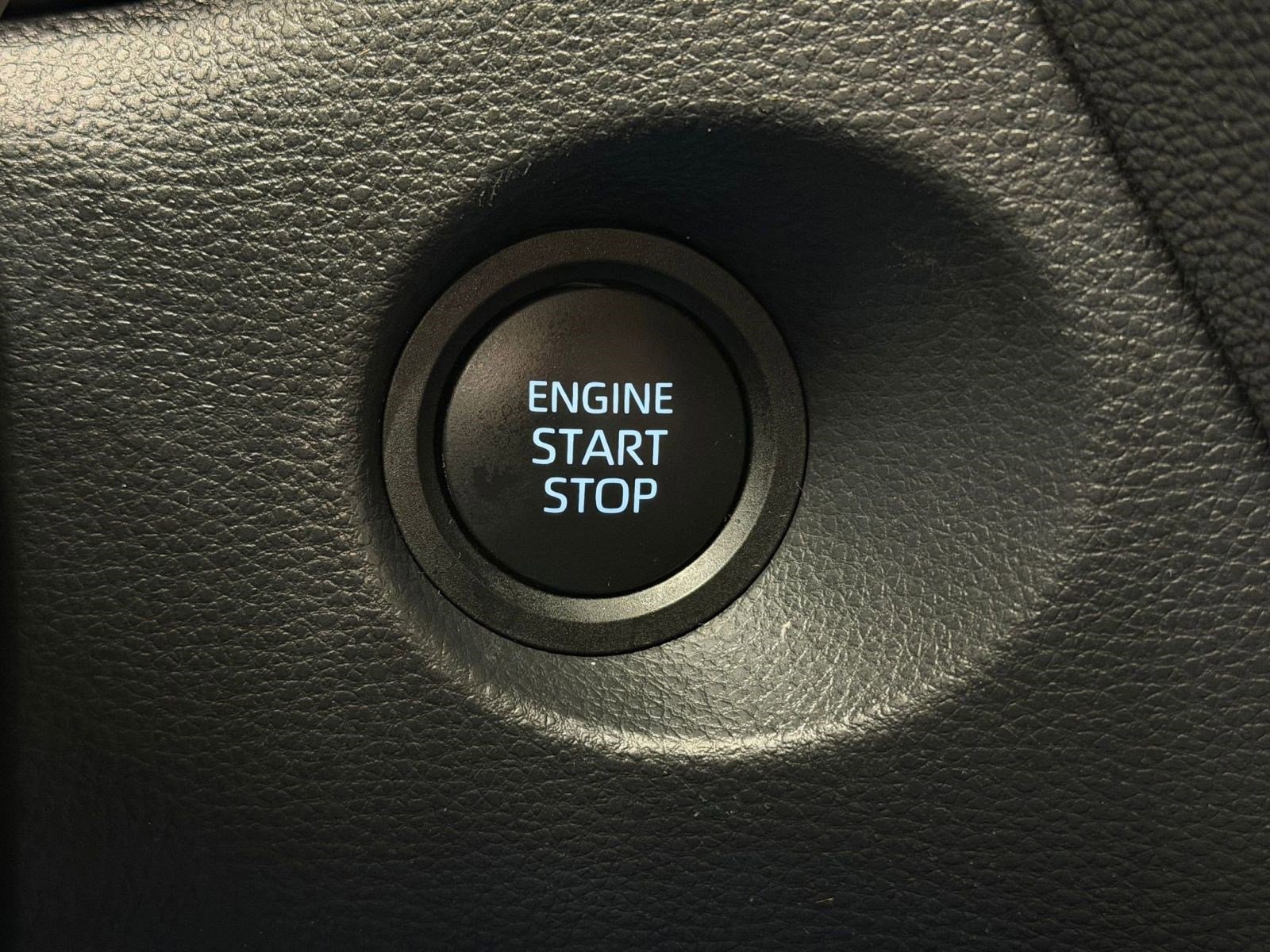 Used 2024 Toyota Corolla Cross LE w/ Moonroof Package image 30