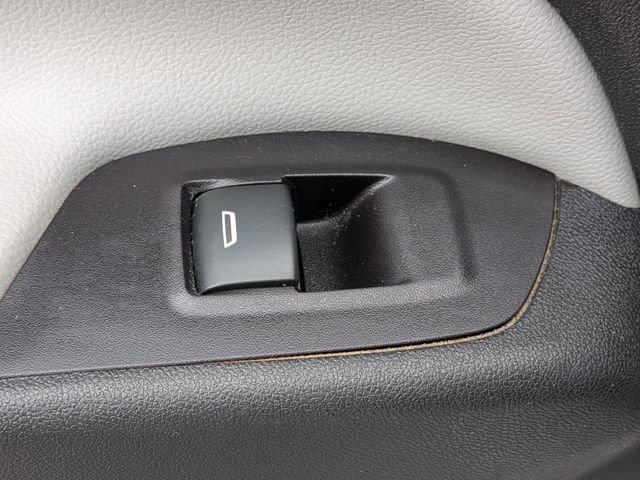 Used 2018 Chevrolet Equinox LS image 29