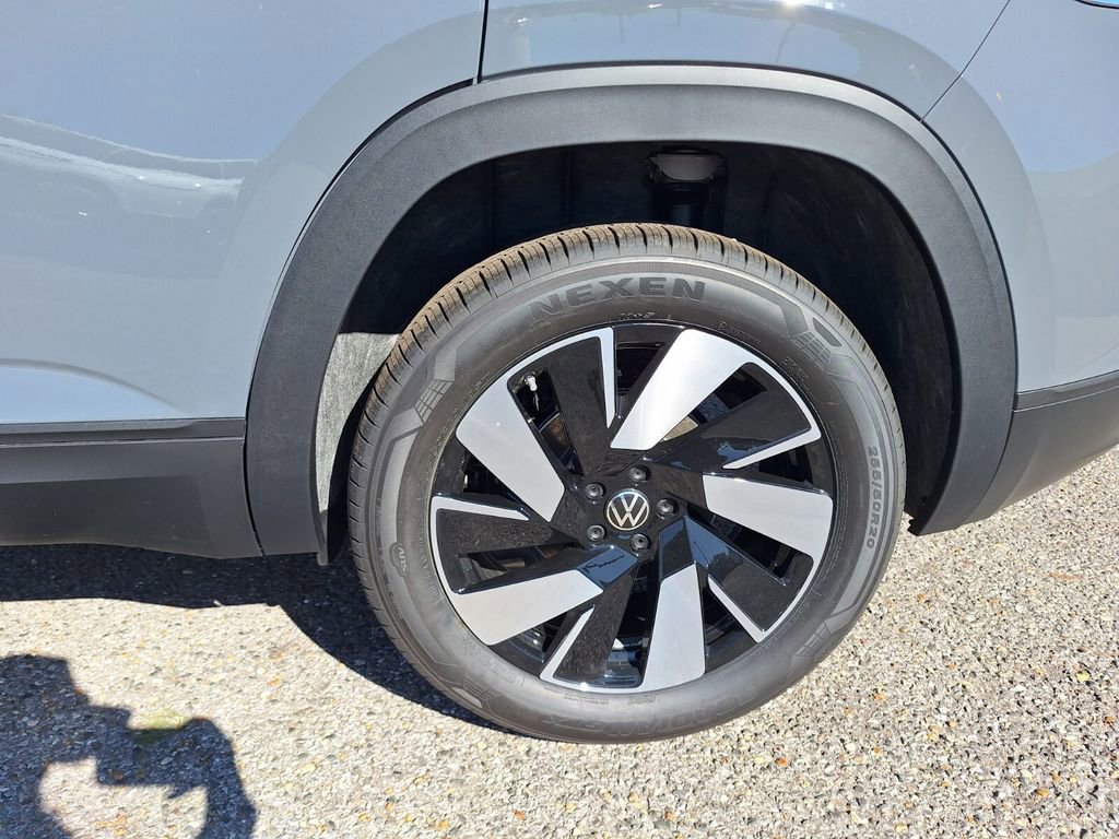 New 2026 Volkswagen Atlas Cross Sport SE image 22