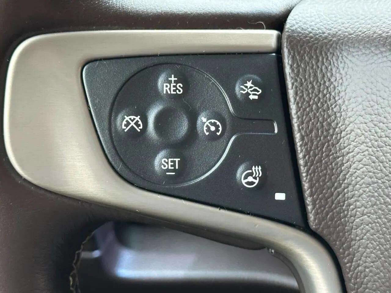 Used 2015 GMC Yukon XL Denali w/ Premium Package AWD/4WD image 8