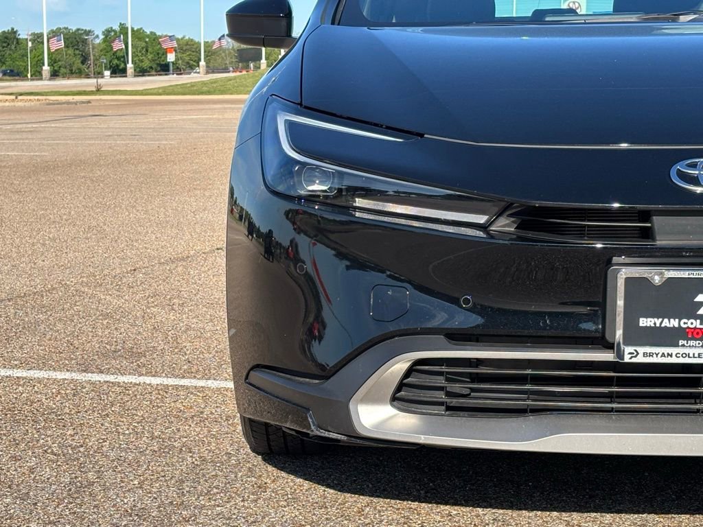 Used 2025 Toyota Prius Plug-In Hybrid FWD image 4