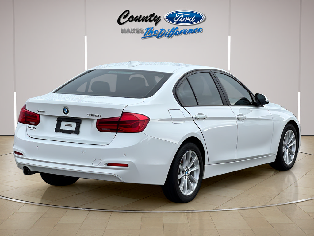 Used 2016 BMW 320i xDrive Sedan AWD/4WD image 7
