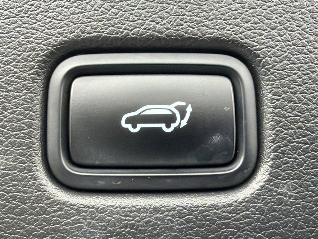 Used 2021 Hyundai Palisade Limited image 19