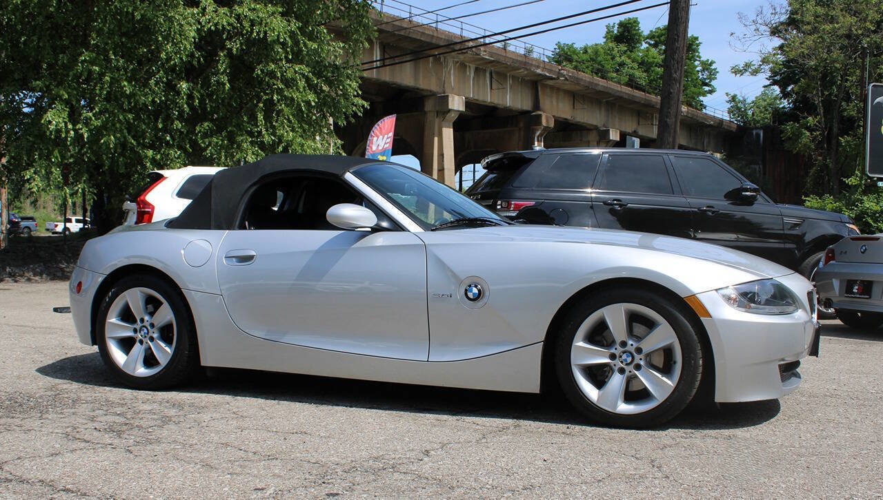 Used 2006 BMW Z4 3.0i RWD image 10