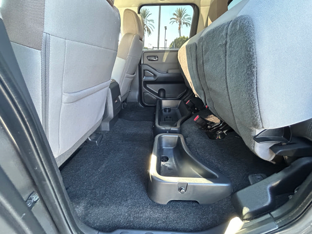 Used 2022 Nissan Frontier SV RWD image 35