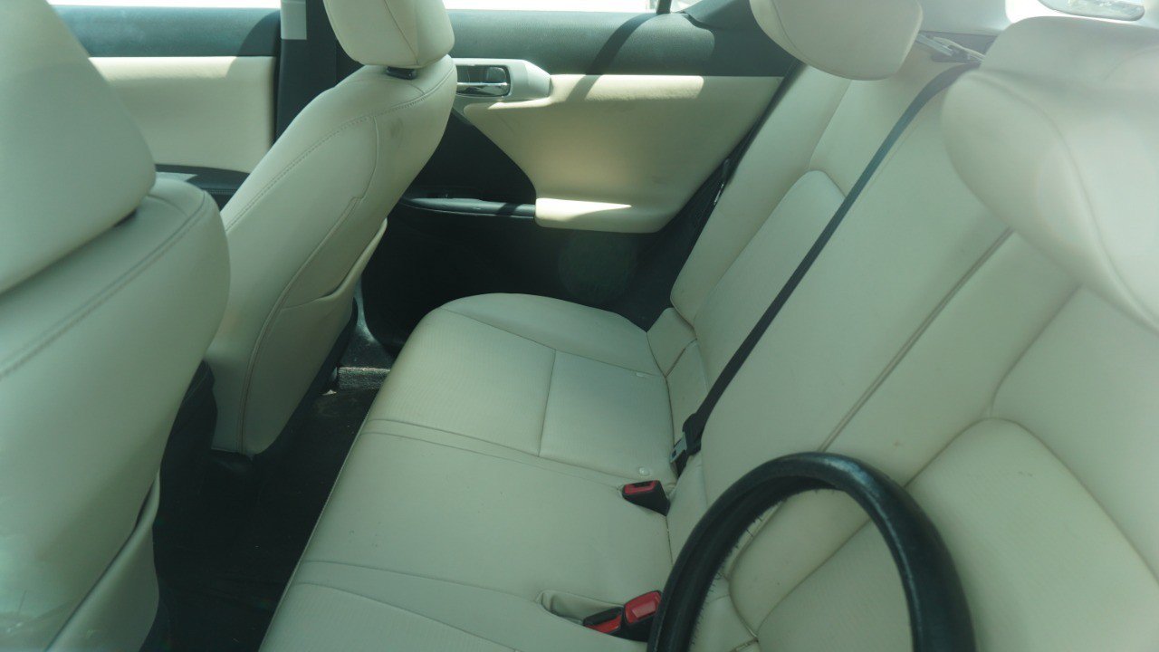 Used 2012 Lexus CT 200h Premium FWD image 11