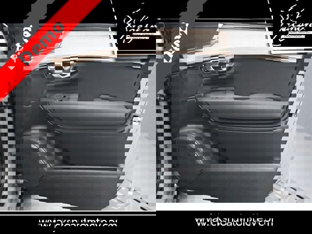 New 2025 Volvo XC90 B5 Core w/ Protection Package image 27