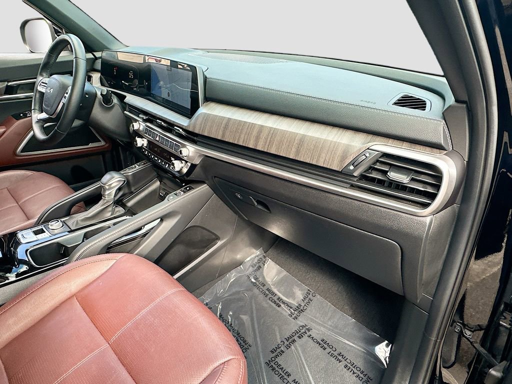 Used 2024 Kia Telluride EX w/ EX Captain's Chair Package AWD/4WD image 31