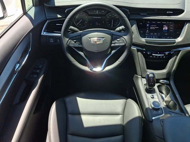 Certified 2025 Cadillac XT6 Luxury AWD/4WD image 11